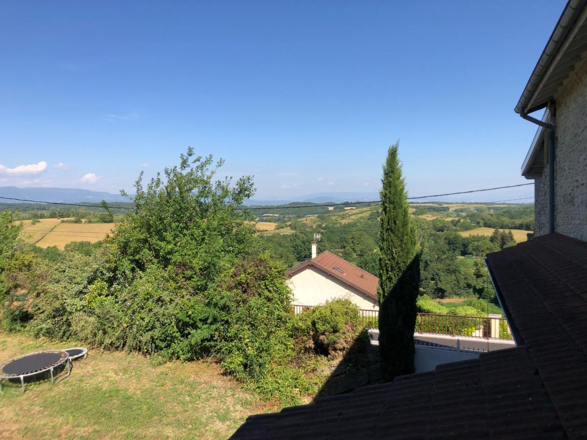 Au Clair De La Pierre - D'hotes * Siccieu-Saint-Julien-et-Carisieu
